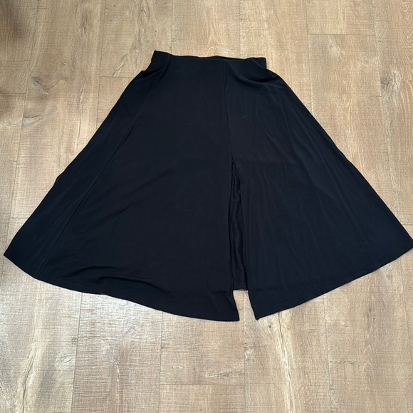 Women’s XS Aritzia Wilfred Black Beach Skirt *no longer sold* - Picture 2 of 5